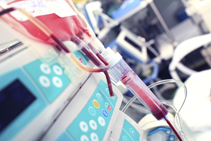 Un estudio muestra que las transfusiones de sangre de mujeres que han estado embarazadas pueden ser fatales para los hombres