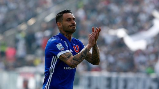 Pinilla arriesga seis fechas de suspensión por romper la cámara de un reportero gráfico Pinilla arriesga seis fechas de suspensión por romper la cámara de un reportero gráfico