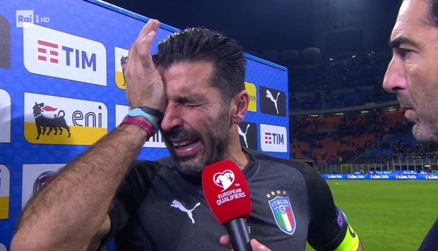 VIDEO: Buffon rompe en llanto en plena entrevista tras eliminación de Italia