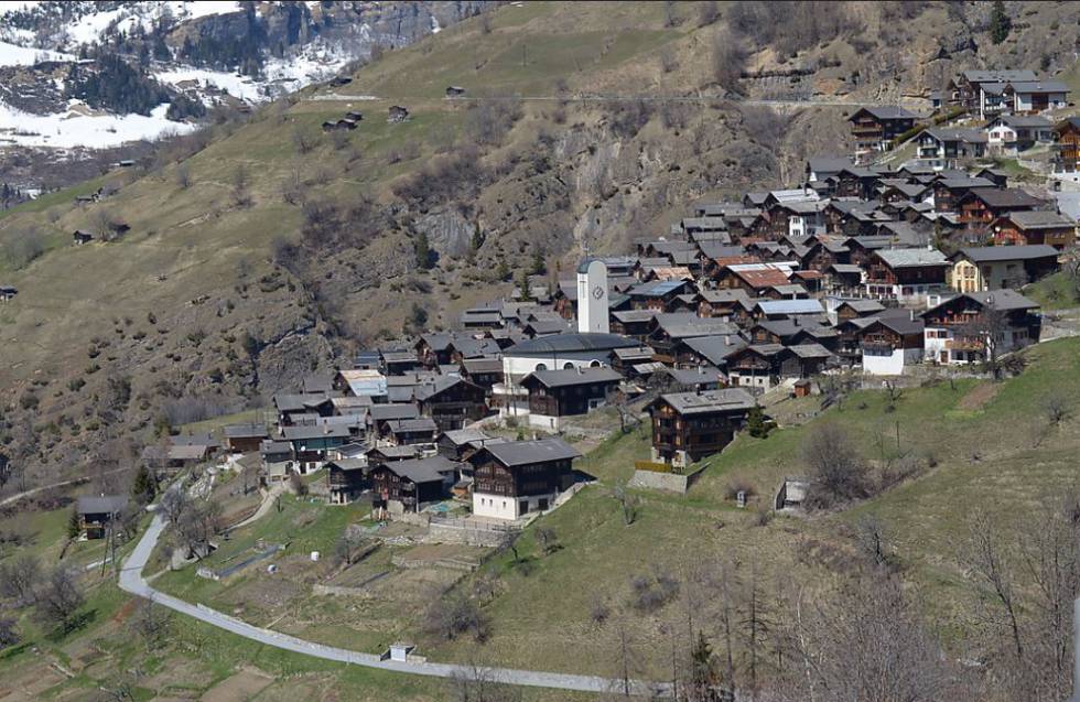 Un pueblo de Suiza ofrece más de 21.000 euros para quienes se muden allí
