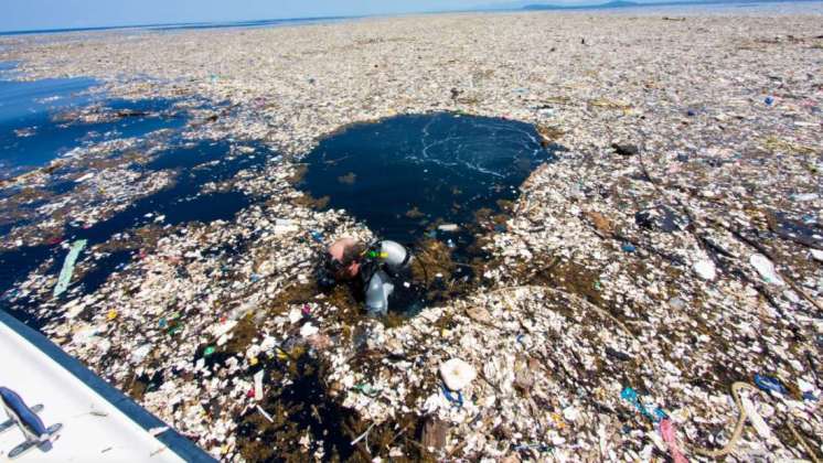 Impresionantes fotografías del plástico que se acumula en la costa de Honduras