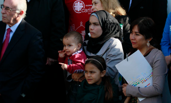 Refugiados sirios se sienten inseguros tras ataque a mujer y exigen salir de Chile