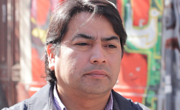 Pedro Cayuqueo califica de “muy torpes” a los gobiernos chileno y argentino por tratamiento de situación mapuche