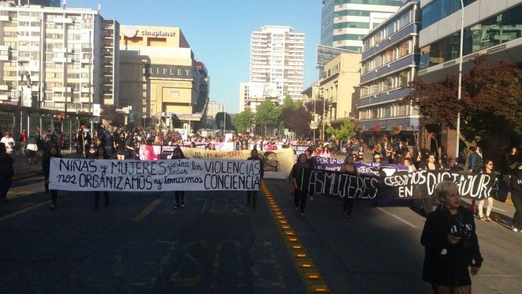 Concepción: Dura represión de Carabineros a marcha contra la violencia hacia las mujeres