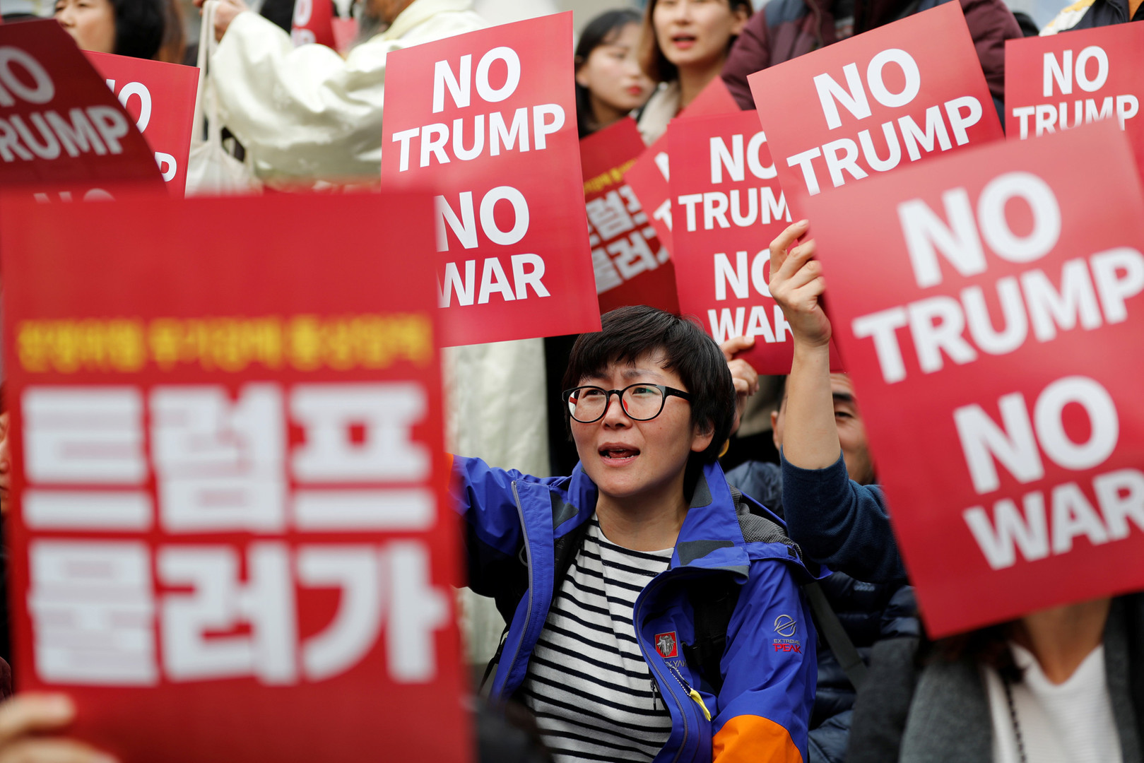 Estados Unidos: Trump visita Corea de Sur y el país se muestra dividido en marchas a favor y en contra (FOTOS)