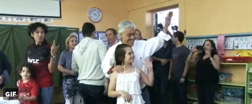 Gesto de joven votante en contra de Piñera se vuelve viral