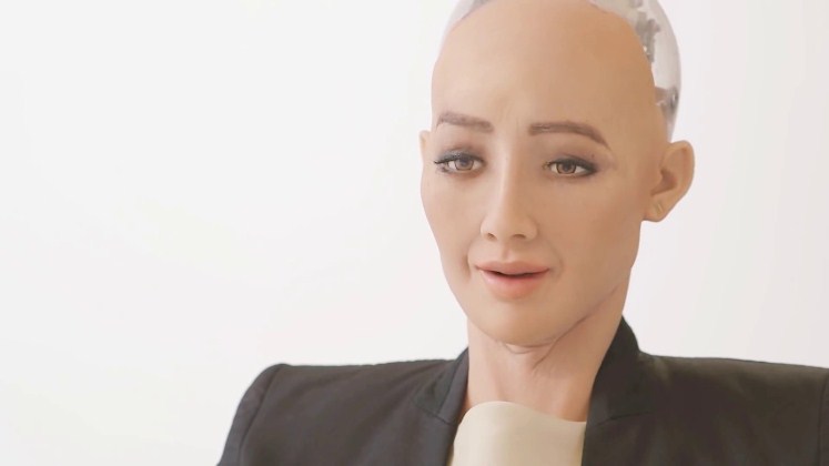 Sophia, la robot androide con ciudadanía saudí, dijo que quiere tener hijos