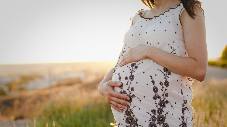 Insólito: una mujer volvió a quedar embarazada en medio de su embarazo