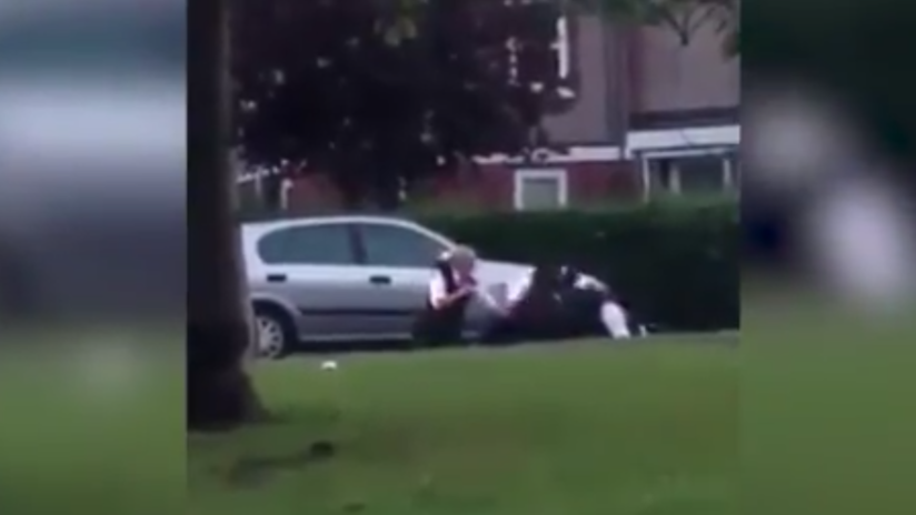 Gran Bretaña: policía noquea brutalmente a un boxeador mientras lo detenía (Video)