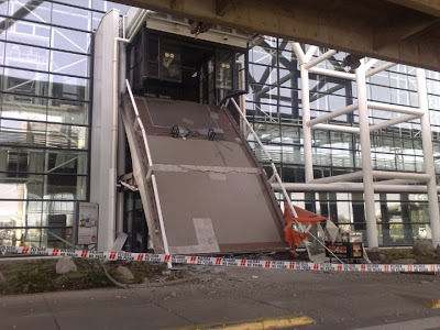 ¿Se acuerda de la pasarela del Aeropuerto que se cayó para el terremoto? Justicia confirma que concesionaria tendrá que indemnizar
