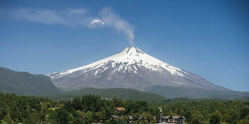 Sernageomin declara alerta amarilla para el volcán Villarrica