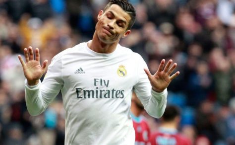 Cristiano Ronaldo bromea a unos niños diciendo que Messi «es malo» (VIDEO)