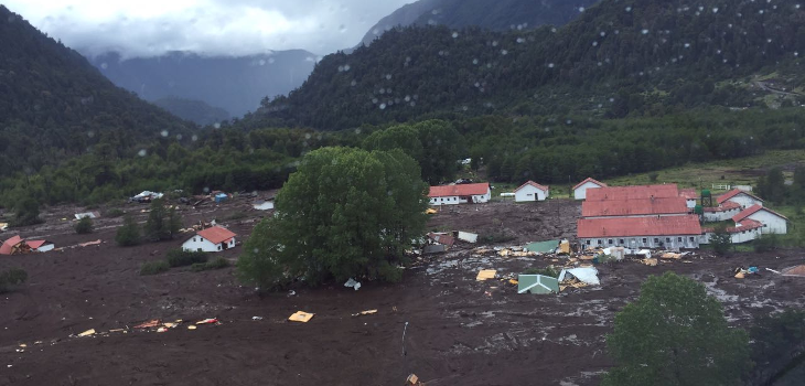 Gobierno decide trasladar a familias de Villa Santa Lucía y anuncia bono para víctimas del aluvión