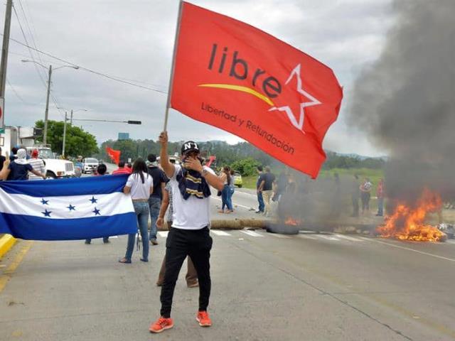 Pese a represión militar y “caída” del sistema, EE.UU. avala reelección de presidente hondureño