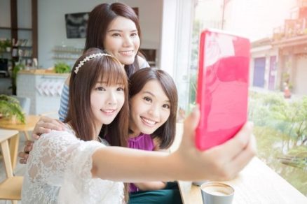 El gran negocio de alquilar amigos, pareja o familiares en Japón