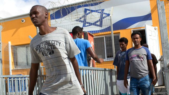 Israel aprueba un plan para expulsar a más de 30.000 refugiados africanos