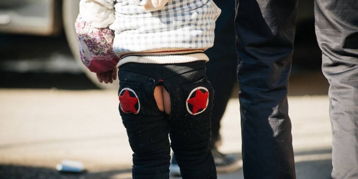 Kai dang Ku: Por qué los pantalones que usan los niños en China tienen agujeros en el trasero