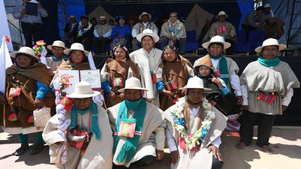 Milenaria etnia indígena Uru Chipaya conforma su gobierno autónomo en Bolivia