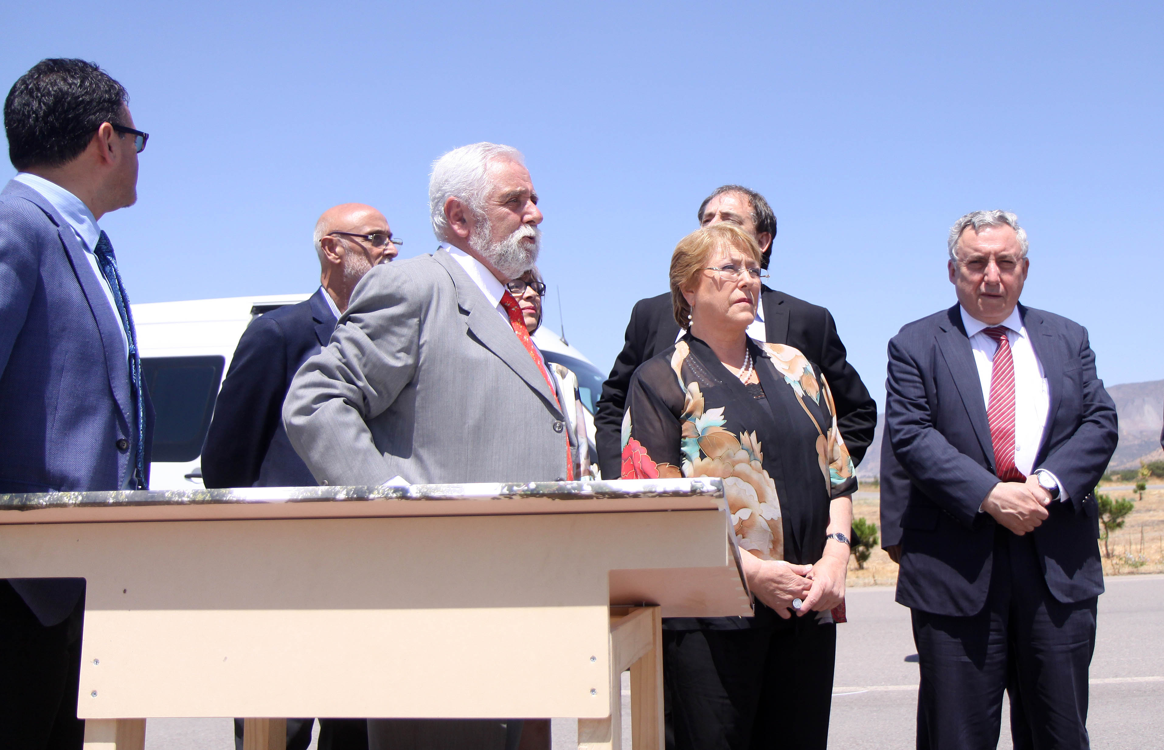 Presidenta Bachelet y Rector Vivaldi inauguraron Proyecto Académico Parque Laguna Carén de la U. de Chile en Pudahuel