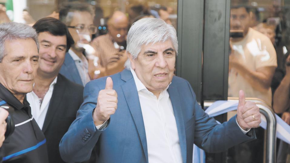 Hugo Moyano: “Si voy preso que sea al lado del padre de Macri”