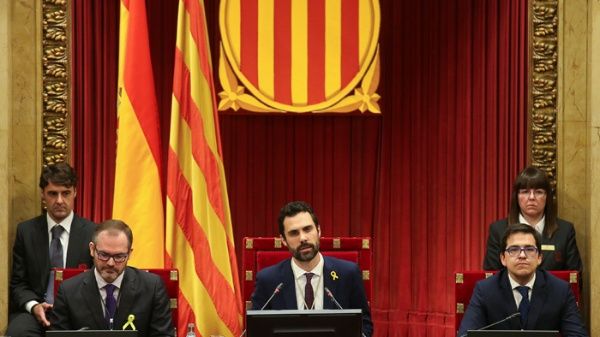 Roger Torrent, nuevo presidente del parlamento catalán, exigió el fin de la intervención de Cataluña