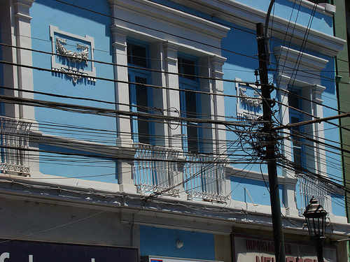 Plan especial permitirá sacar cables en desuso que contaminan la visual en Valparaíso