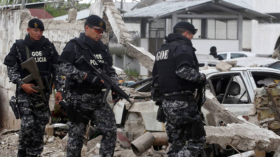 Estado de excepción en Ecuador tras explosión en sede policial: investigan a narcotraficantes