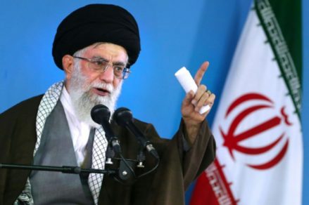 Irán prohíbe enseñar inglés en las escuelas para evitar la colonización cultural