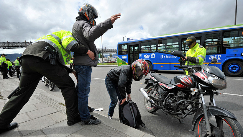 Colombia: polémica decisión en Bogotá prohíbe a los acompañantes varones en las motos