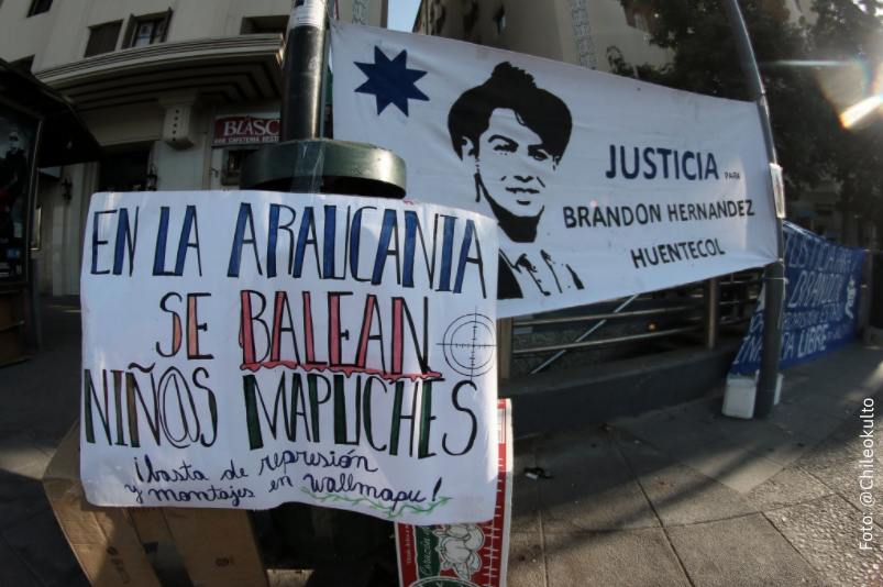 Manifestantes exigen justicia por el ataque de carabinero a joven mapuche que resultó con más de 100 perdigones en su cuerpo