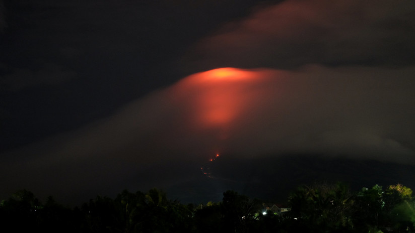 Alerta crítica en Filipinas por posible entrada en erupción de su volcán más activo