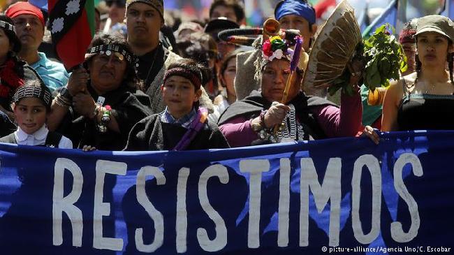 Por qué los mapuches que habitan en Argentina y Chile se levantan en defensa de sus tierras ancestrales