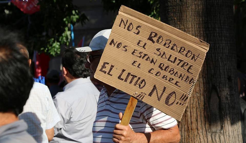 Organizaciones sociales llaman a no aceptar acuerdo Corfo-Soquimich: «El litio es totalmente del país y esta es una acción encubierta para privatizarlo»