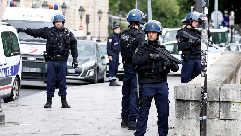 Francia: dos policías se suicidan y cada vez son más los casos