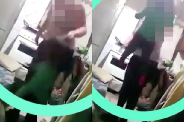 «Salvaje» mamá argentina levanta del pelo a hija de 3 años en el aire por extraviarle su tablet (+18 Video)