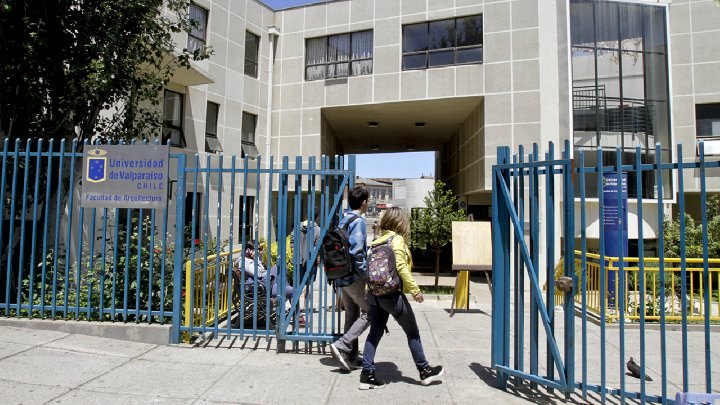 Universidad de Valparaíso empieza a aplicar reglamento que sanciona el abuso y acoso sexual