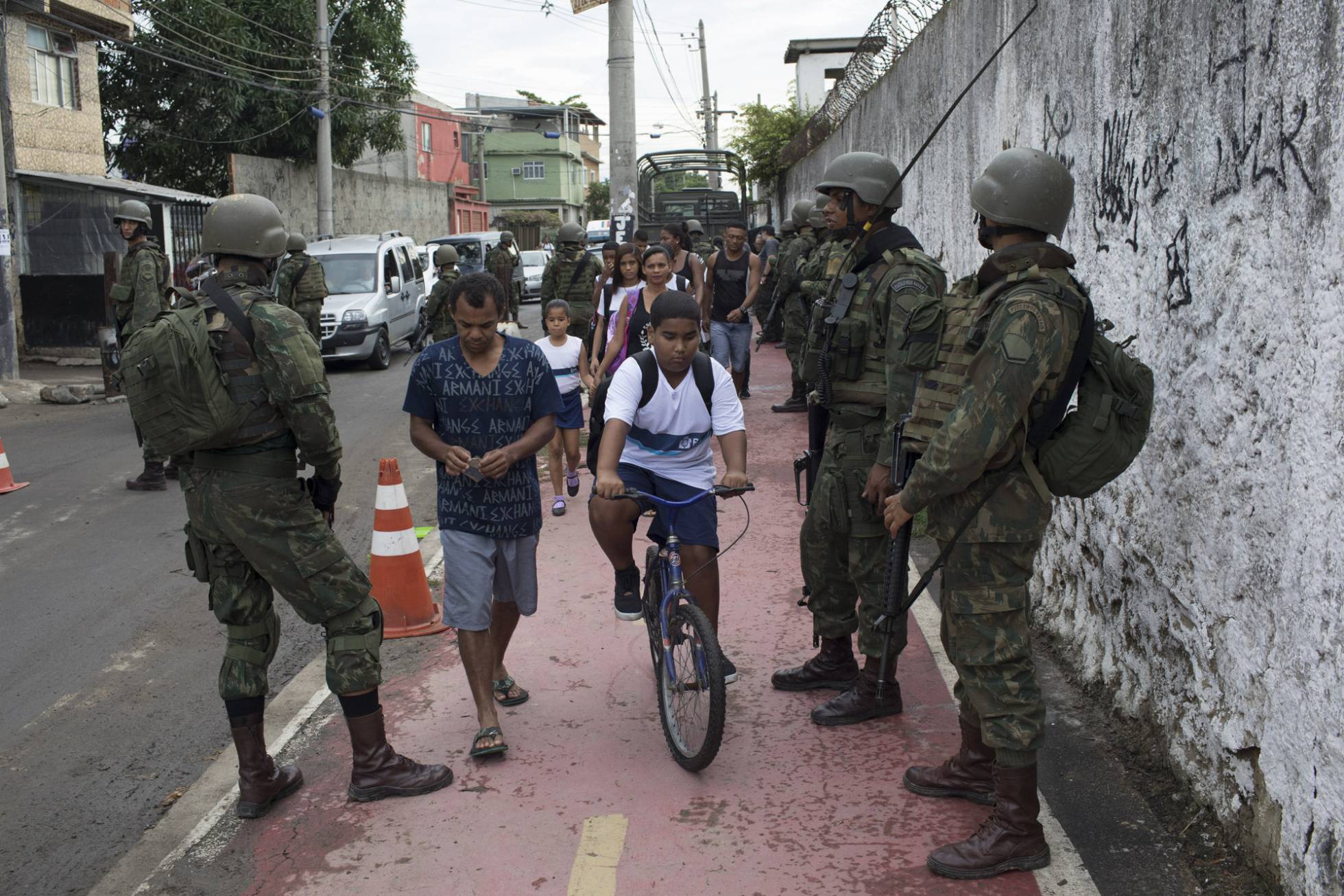 Ejército de Brasil podría tomar el control total de las favelas de Río de Janeiro