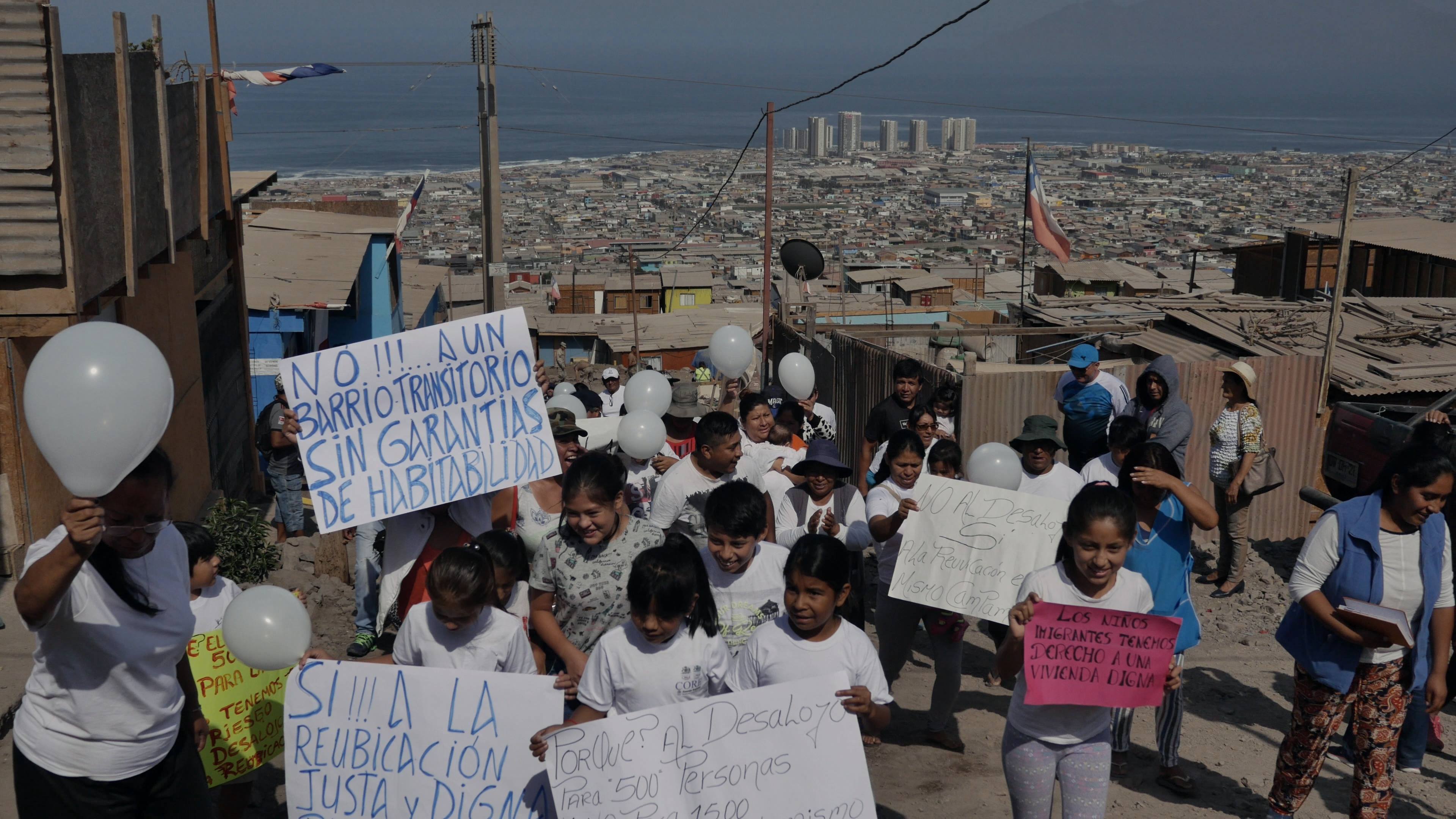 Pobladores del segundo campamento más grande de Chile acuden a Bachelet por desalojo: «El Gobierno ha considerado que nos puede trasladar sin escuchar nuestra voz»