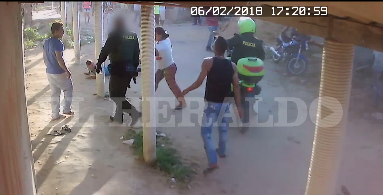 Colombia: Policía mata a un joven que lo amenazó tras no pagar una bebida (VIDEO +18)