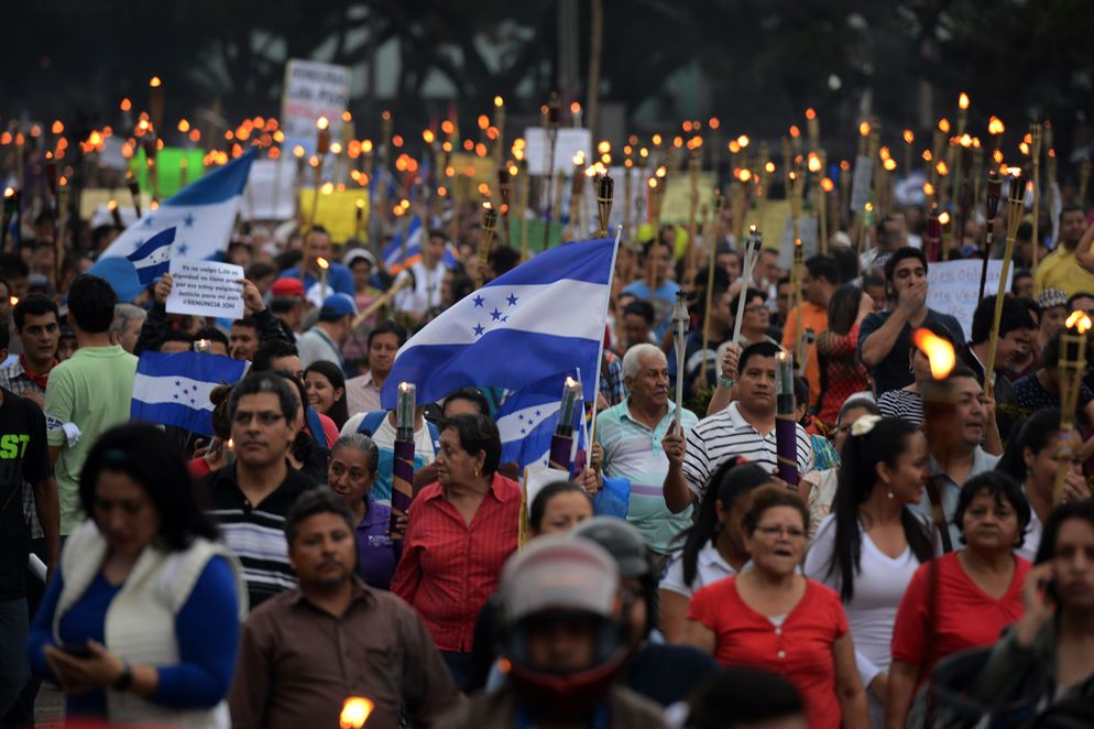 Honduras: Partido del ex presidente Zelaya se declara en «insurrección total»