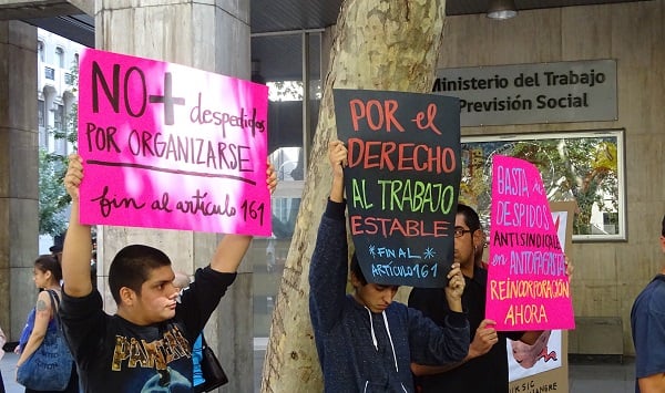 Despidos en Antofagasta: Sindicatos denuncian persecución política «para allanarle el camino al gobierno de Piñera»