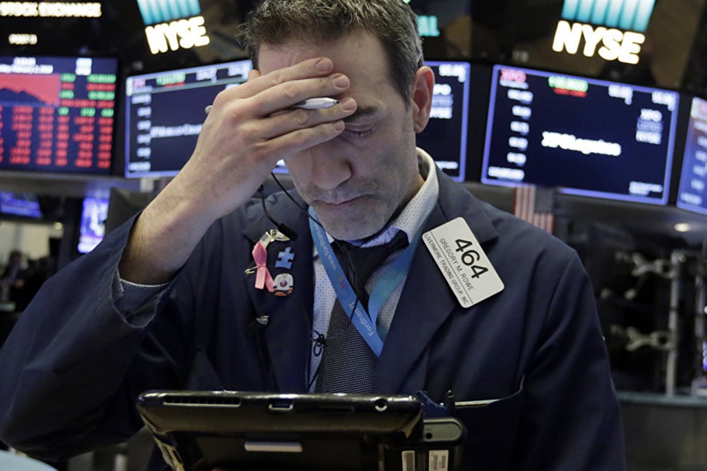 Se desploman los mercados luego de que el índice Dow Jones sufra la peor caída de su historia
