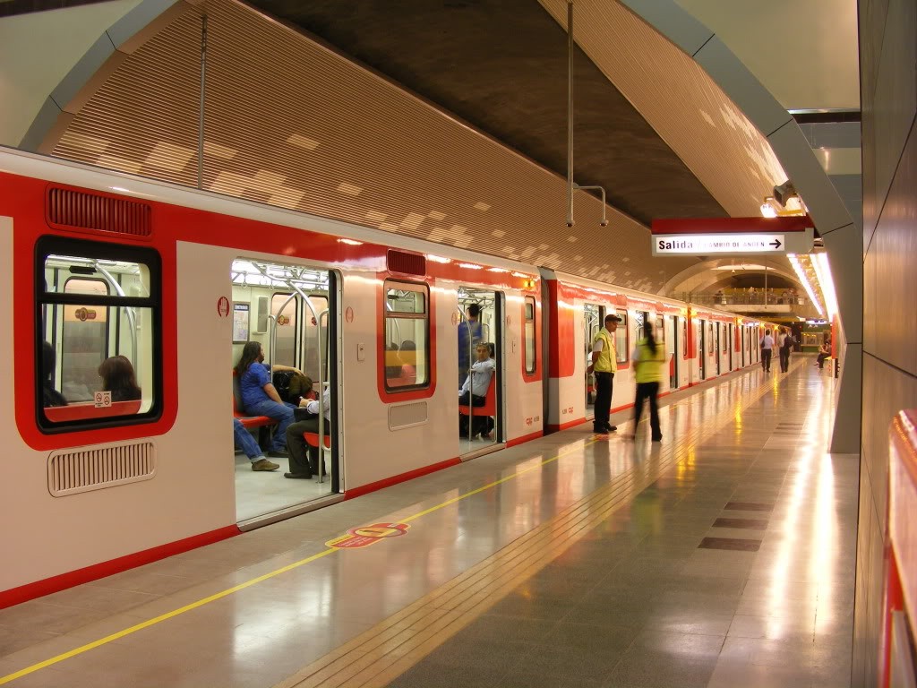 Dan a conocer posibles nuevos trazados para el Metro de Santiago