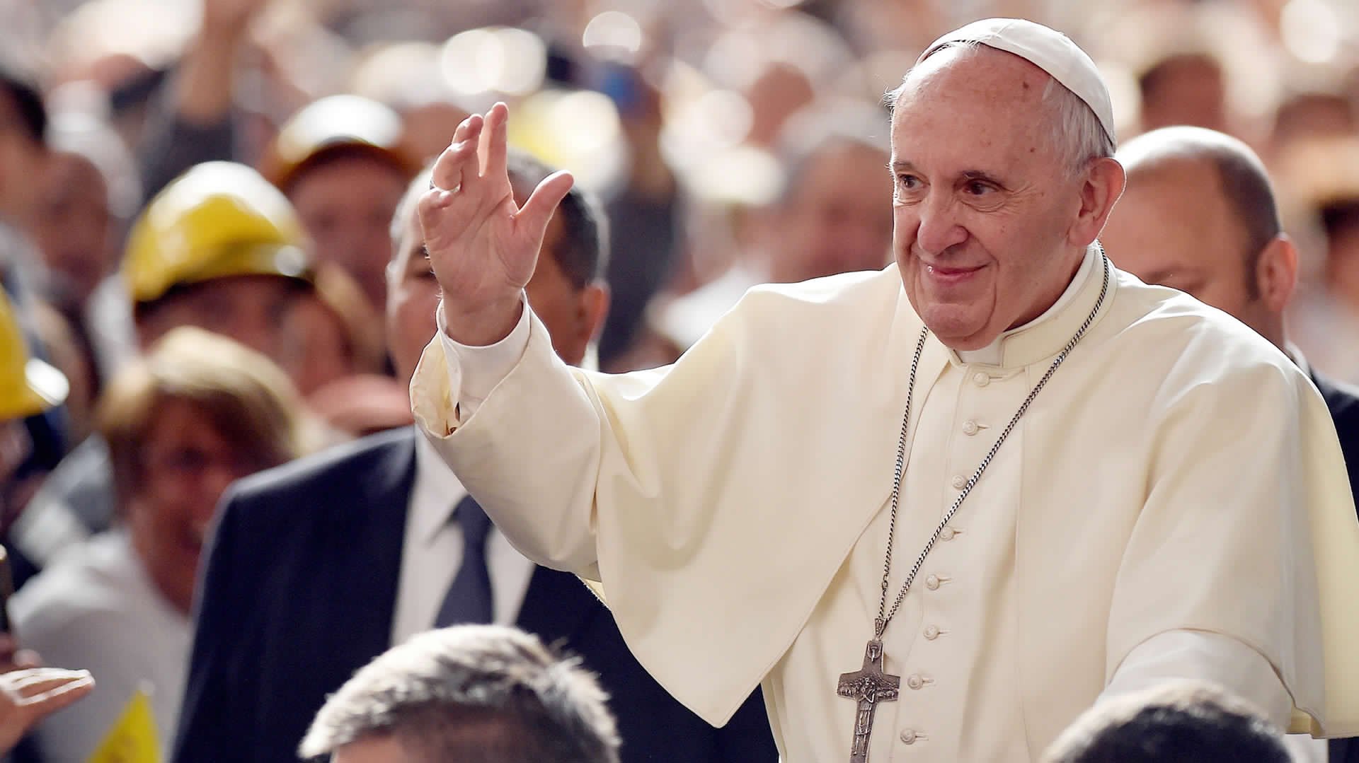 Papa Francisco dice que dedica los viernes a reunirse con víctimas de abusos del clero
