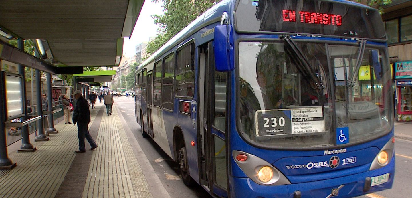 Experto analiza la crisis del transporte público: «Priman las políticas que benefician a los que se movilizan en automóvil»