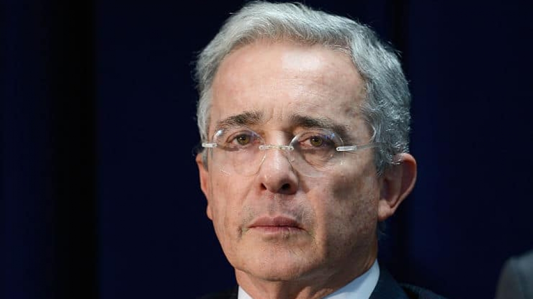 Colombia: Corte Suprema pide investigar a ex presidente Álvaro Uribe por nexos con paramilitares