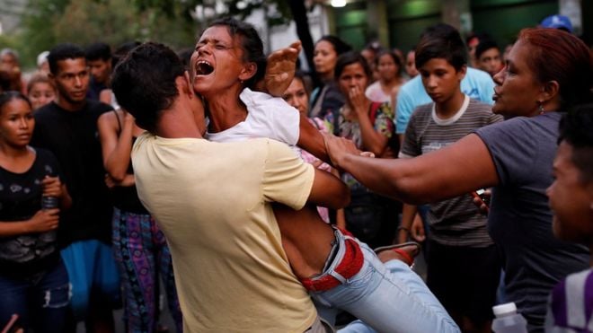 Estiman en 68 los fallecidos en estación de policía en Venezuela