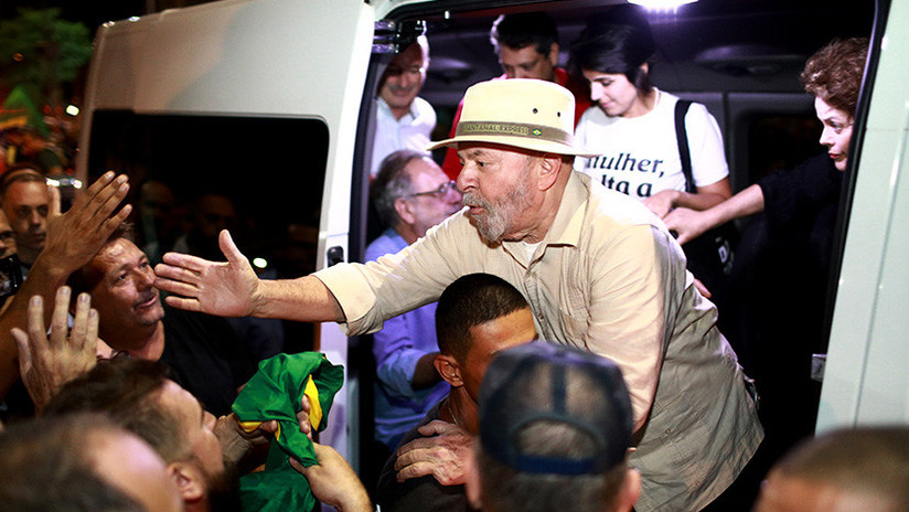 Disparan a la caravana del expresidente de Brasil Lula da Silva