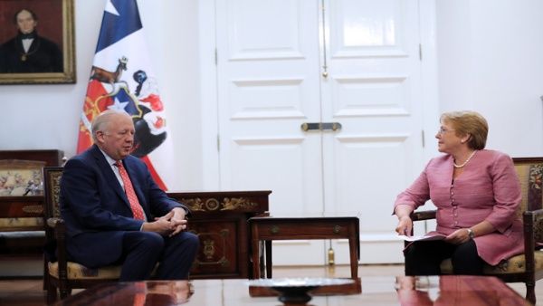 Bachelet recibió en La Moneda al subsecretario de Estado de EE.UU.