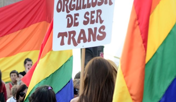 Personas trans podrán cambiar de nombre en Brasil sin acreditar cirugía